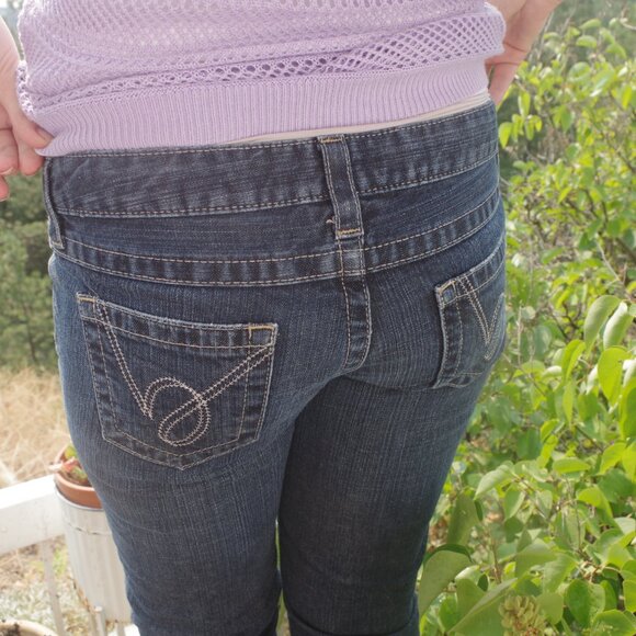 Capris Wide Cuff Bottom Ladies Jeans By Bebe - Picture 5 of 5